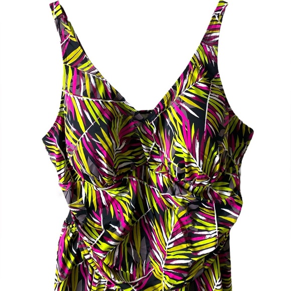 D & Co. Beach Ruched Flounce Swim Dress Leaf Print One Piece Womens Plus 24W - Picture 4 of 10